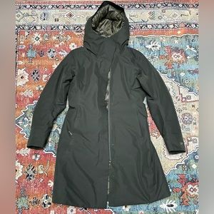 Arc’teryx Women’s Patera down parka, size Small, color Caper